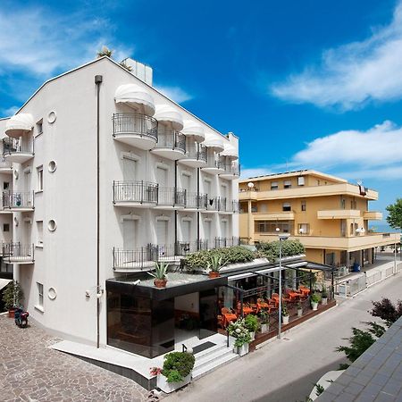 רימיני Hotel Gabriella מראה חיצוני תמונה