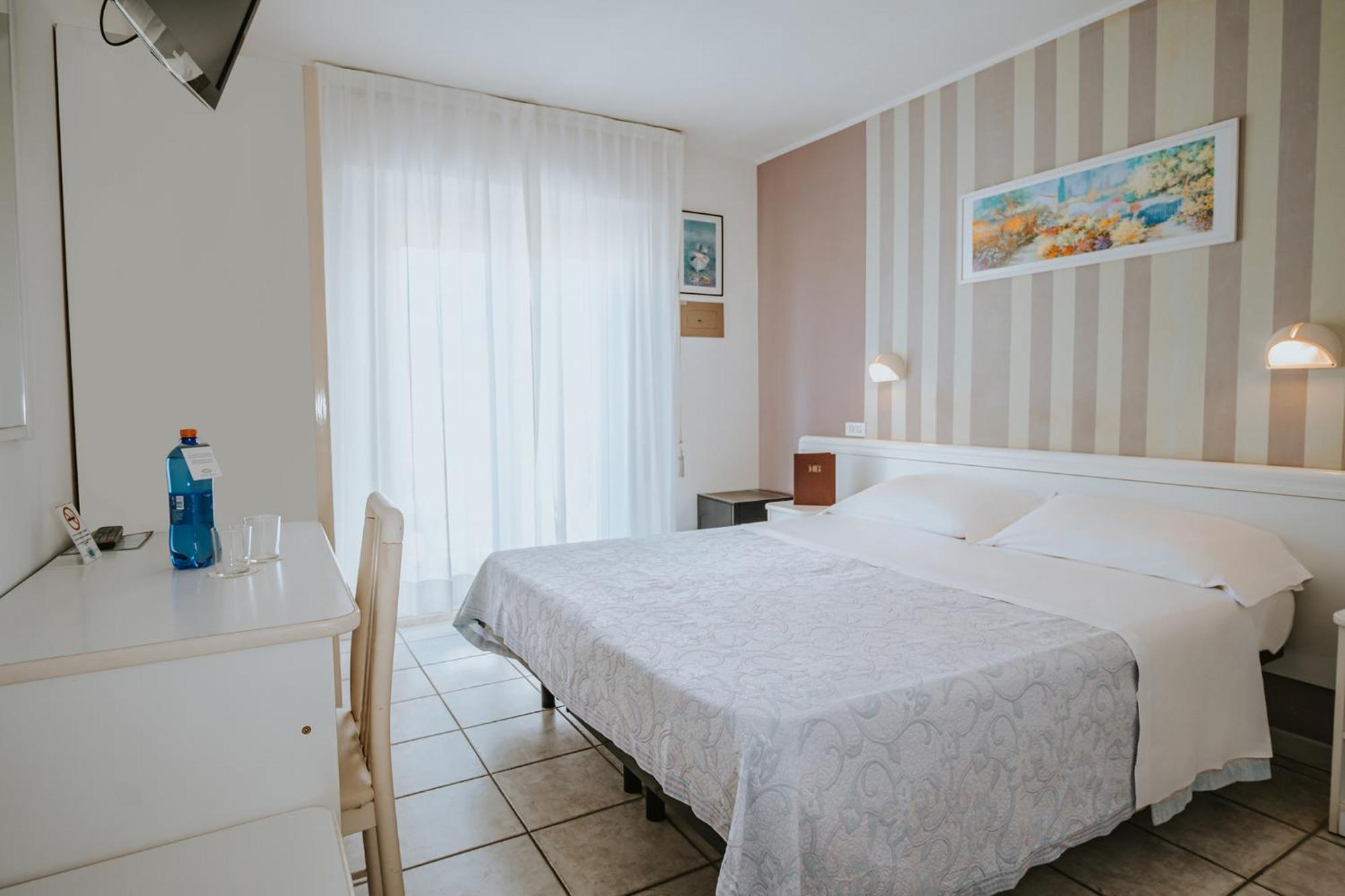 רימיני Hotel Gabriella מראה חיצוני תמונה