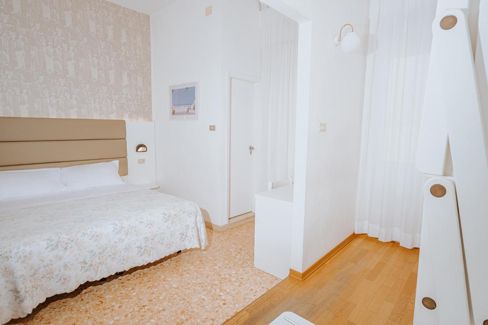 רימיני Hotel Gabriella מראה חיצוני תמונה