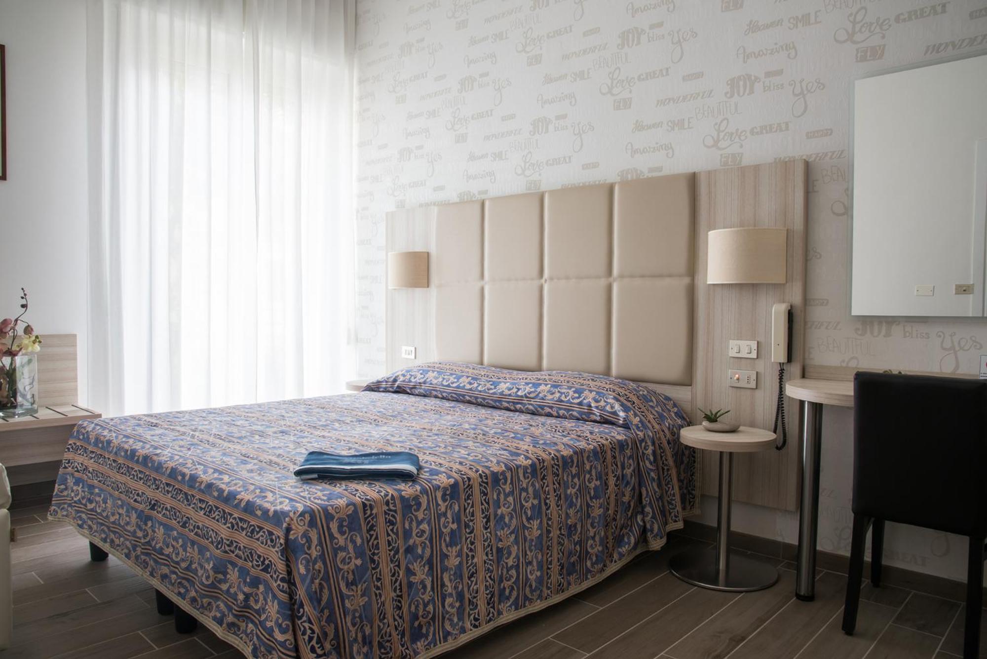רימיני Hotel Gabriella מראה חיצוני תמונה