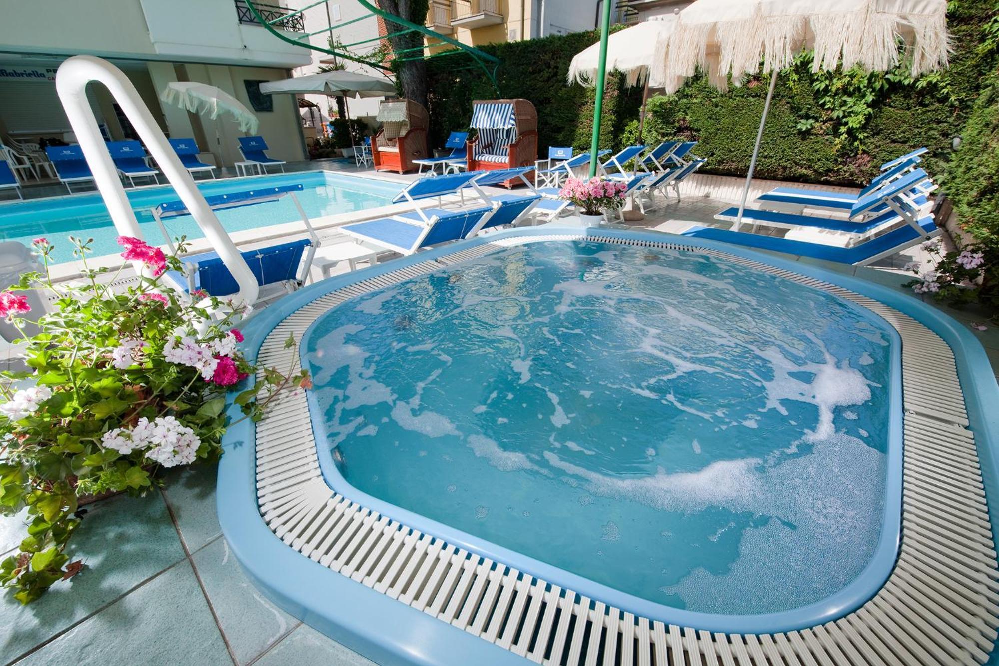 רימיני Hotel Gabriella מראה חיצוני תמונה