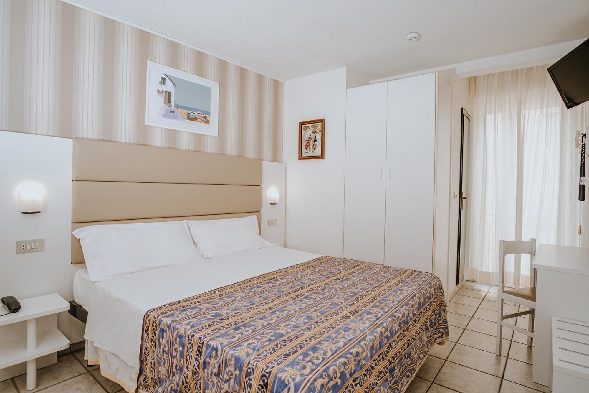רימיני Hotel Gabriella מראה חיצוני תמונה