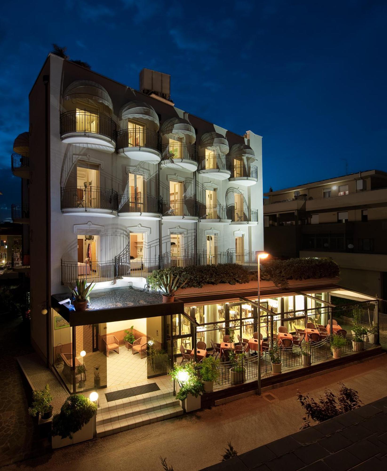 רימיני Hotel Gabriella מראה חיצוני תמונה
