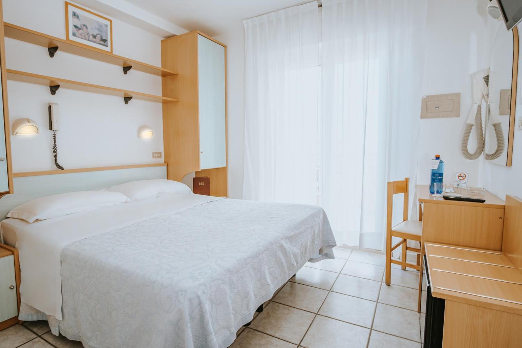 רימיני Hotel Gabriella מראה חיצוני תמונה