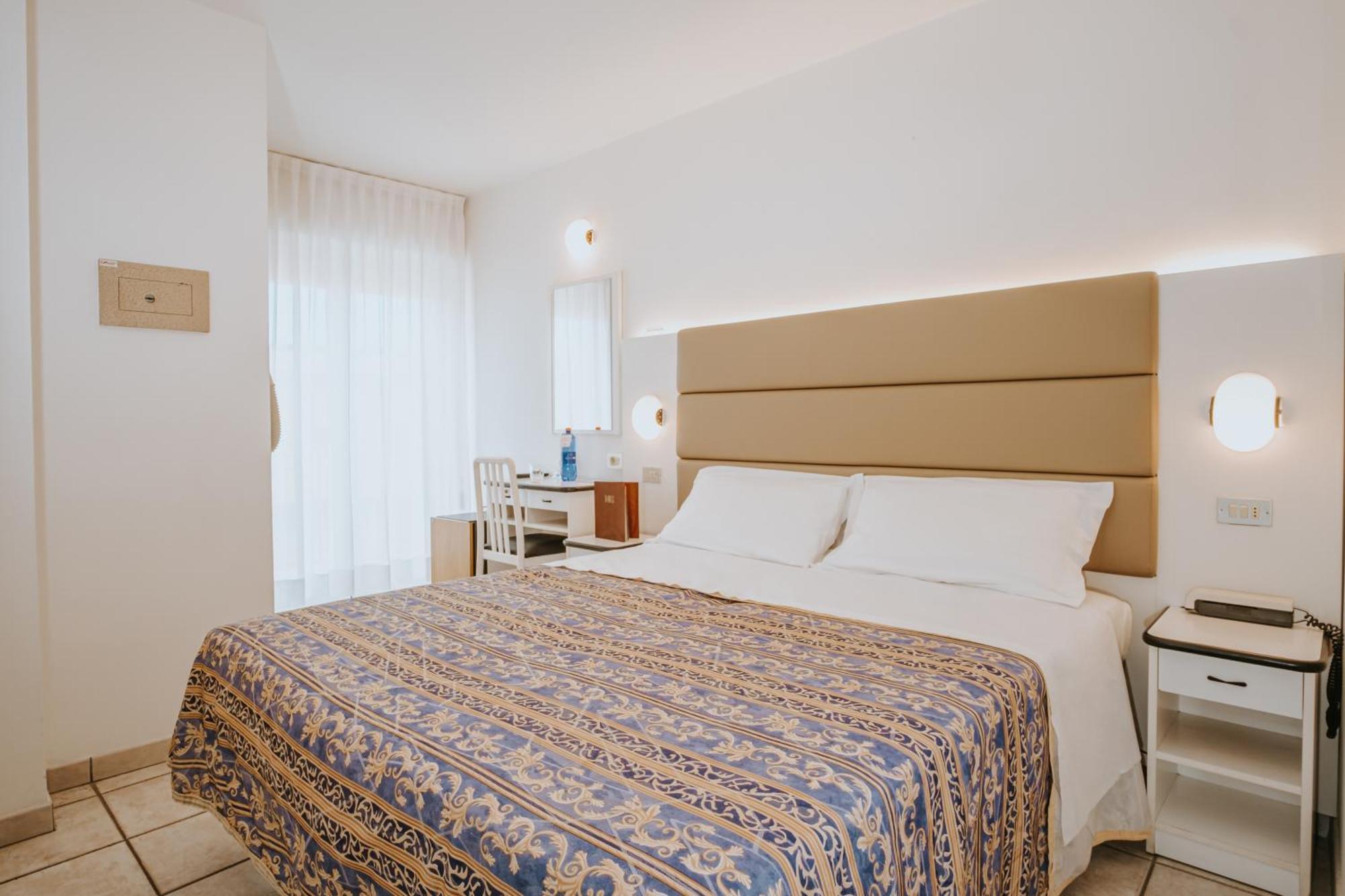 רימיני Hotel Gabriella מראה חיצוני תמונה