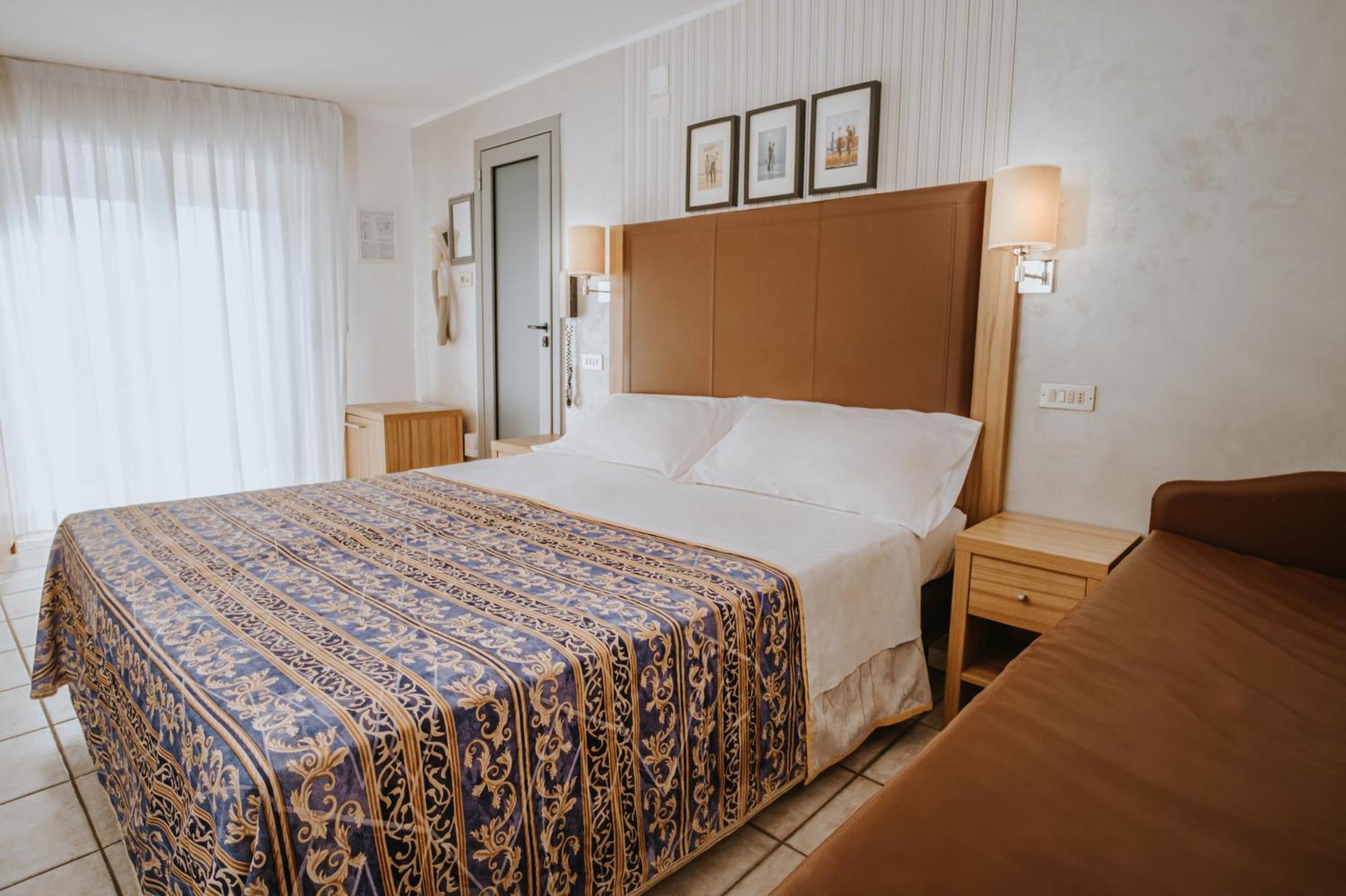רימיני Hotel Gabriella מראה חיצוני תמונה