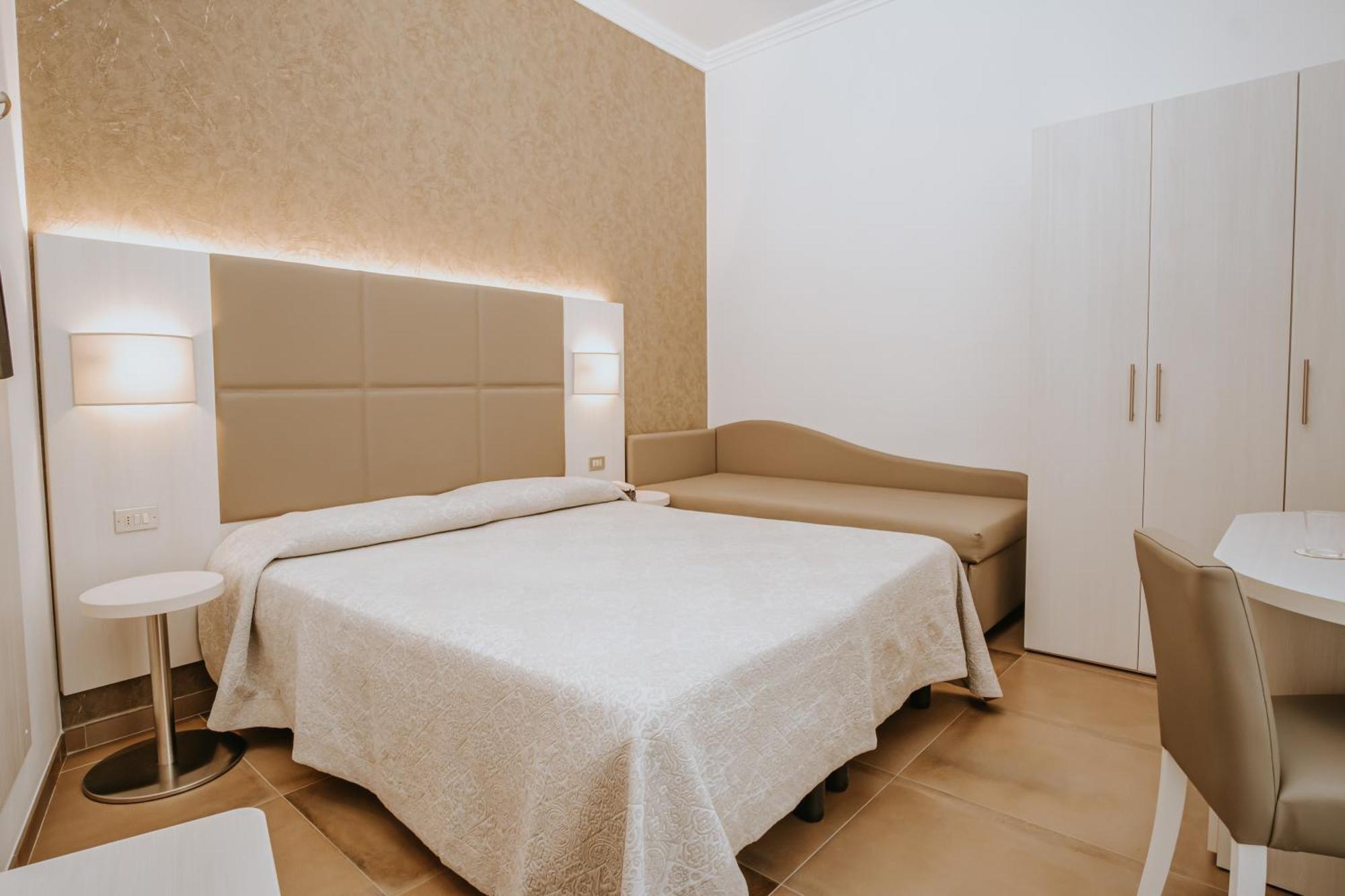 רימיני Hotel Gabriella מראה חיצוני תמונה