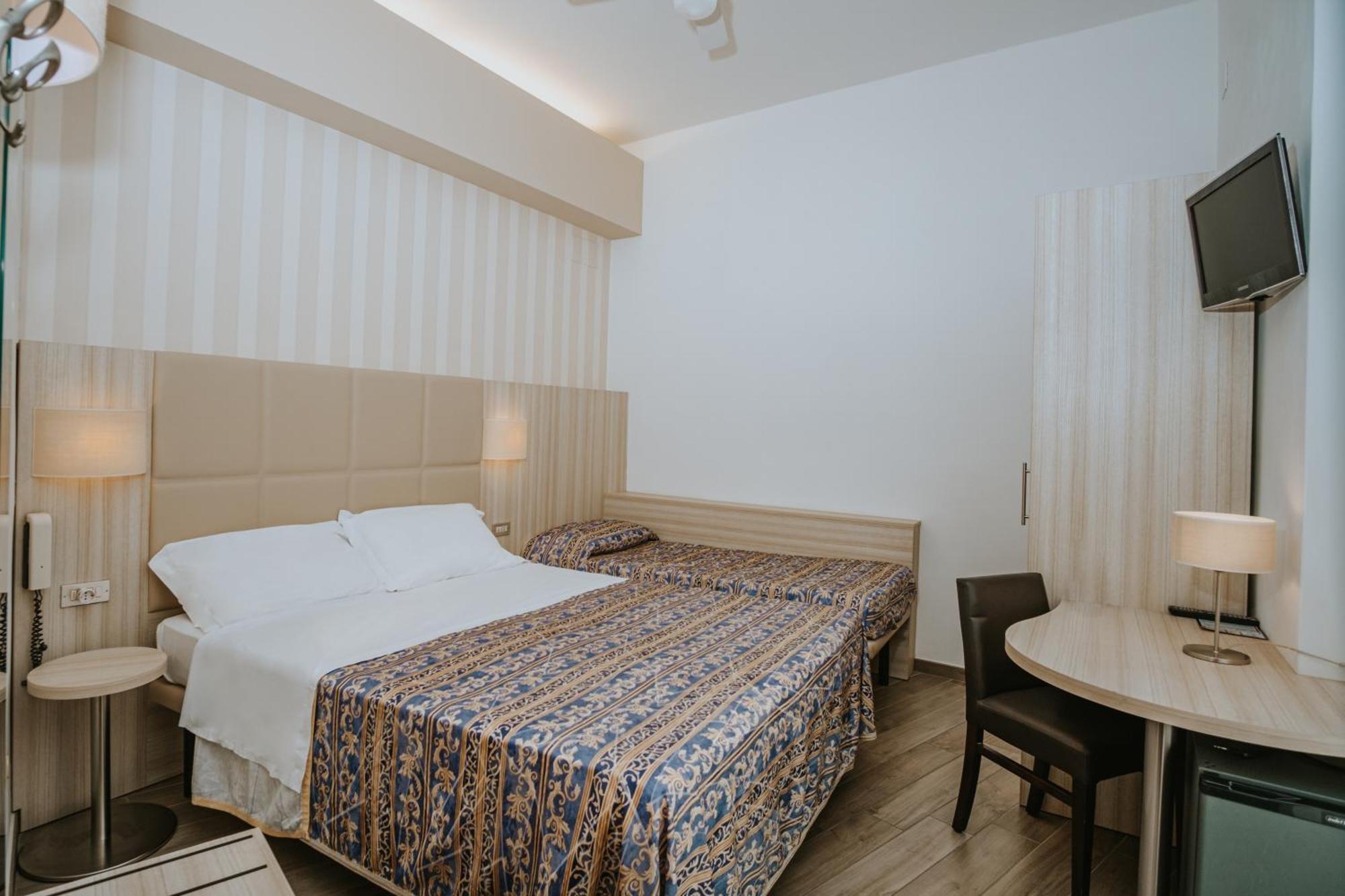 רימיני Hotel Gabriella מראה חיצוני תמונה