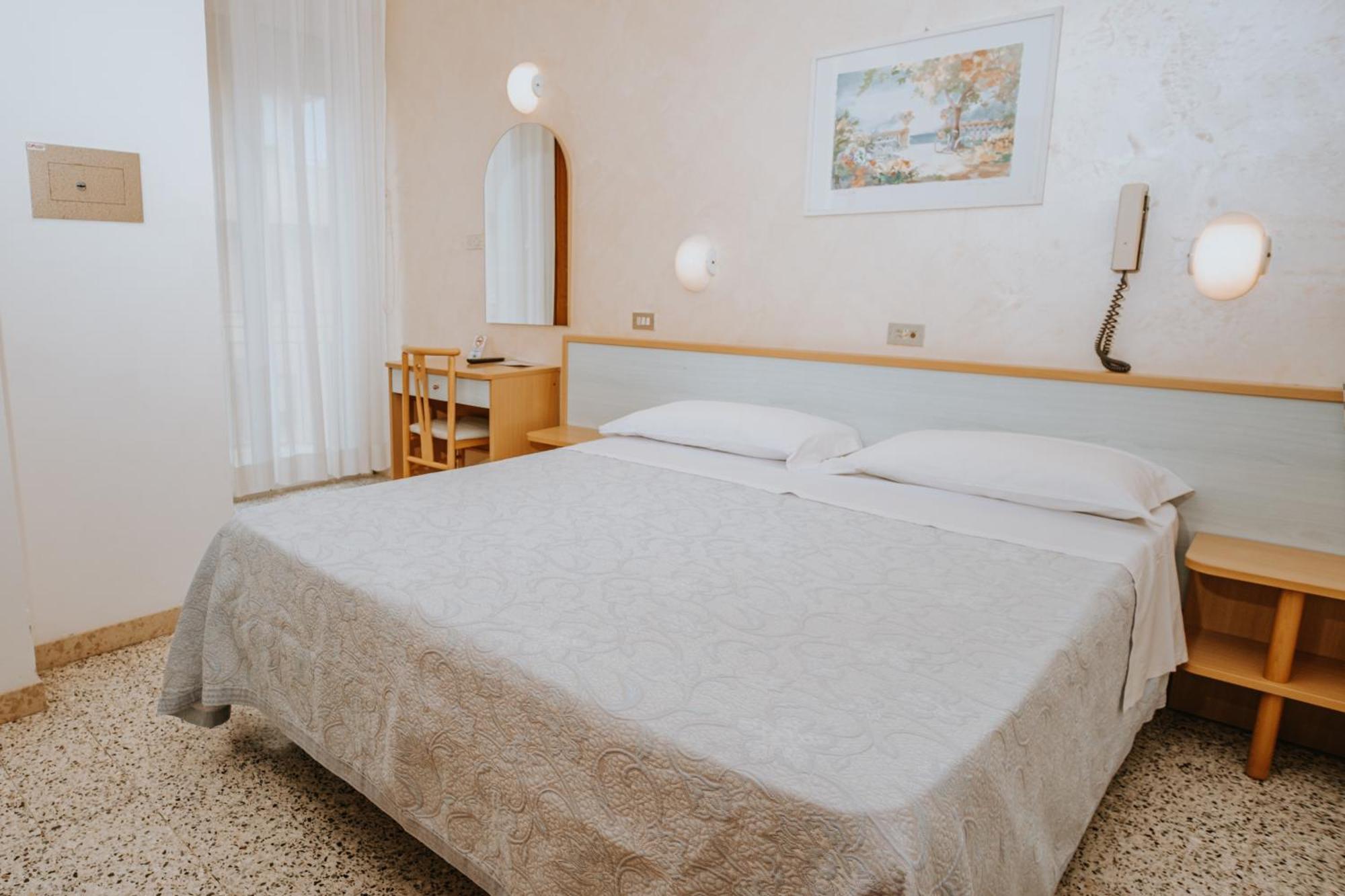 רימיני Hotel Gabriella מראה חיצוני תמונה